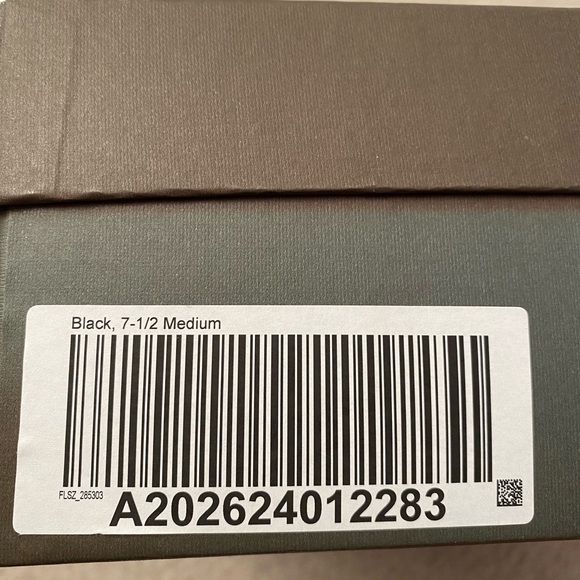 B. Makowsky Leather Ankle Boots. Black size 7.5 - Picture 8 of 8